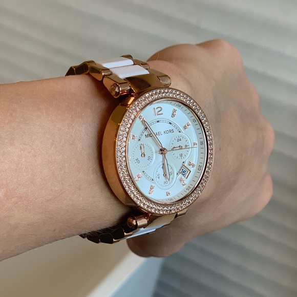 Michael Kors Rose Gold Chronograph Glitz Watch - Picture 5 of 7